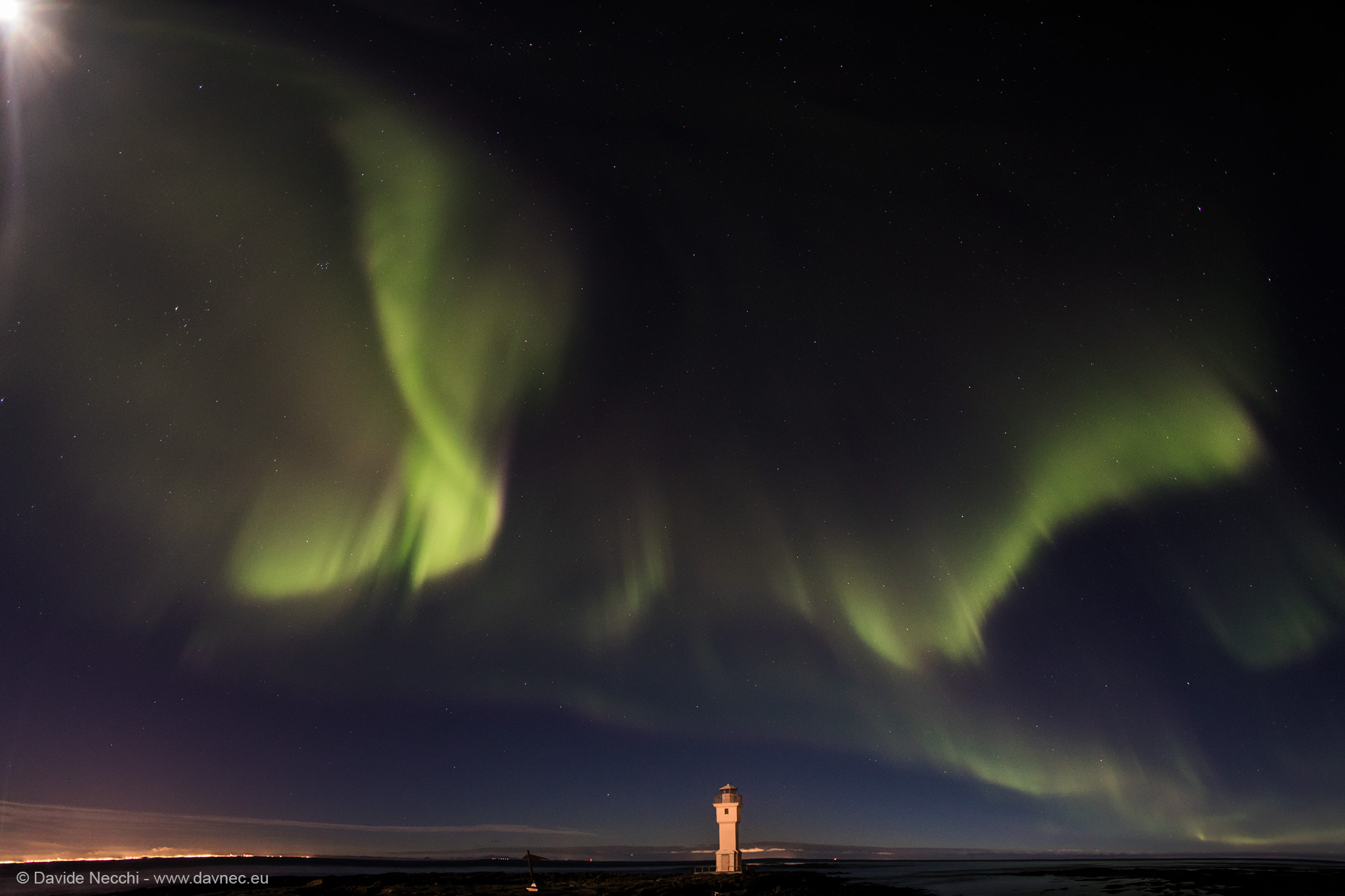 Con un soggetto interessante, anche un'Aurora non particolarmente intensa può regalare un valido scatto.