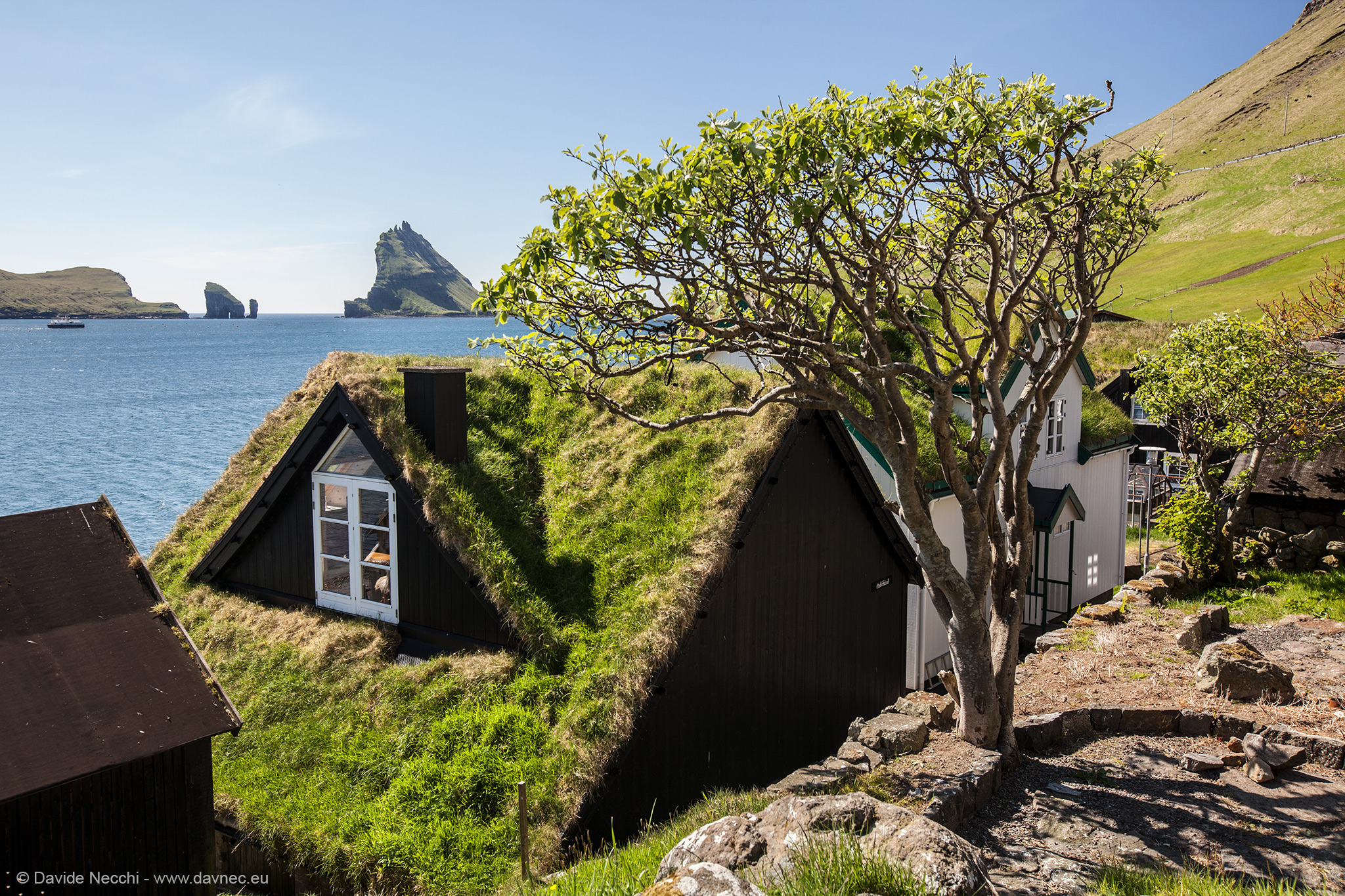 Il paese museo di Bøur. sull'isola di Vágar