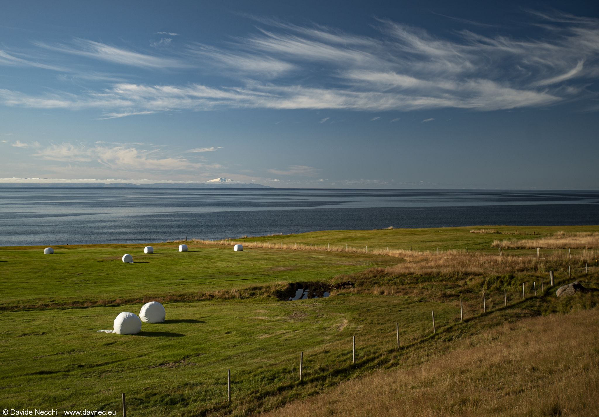 Panorama nella prima parte del percorso, sullo sfondo si può vedere la penisola dello Snaefell