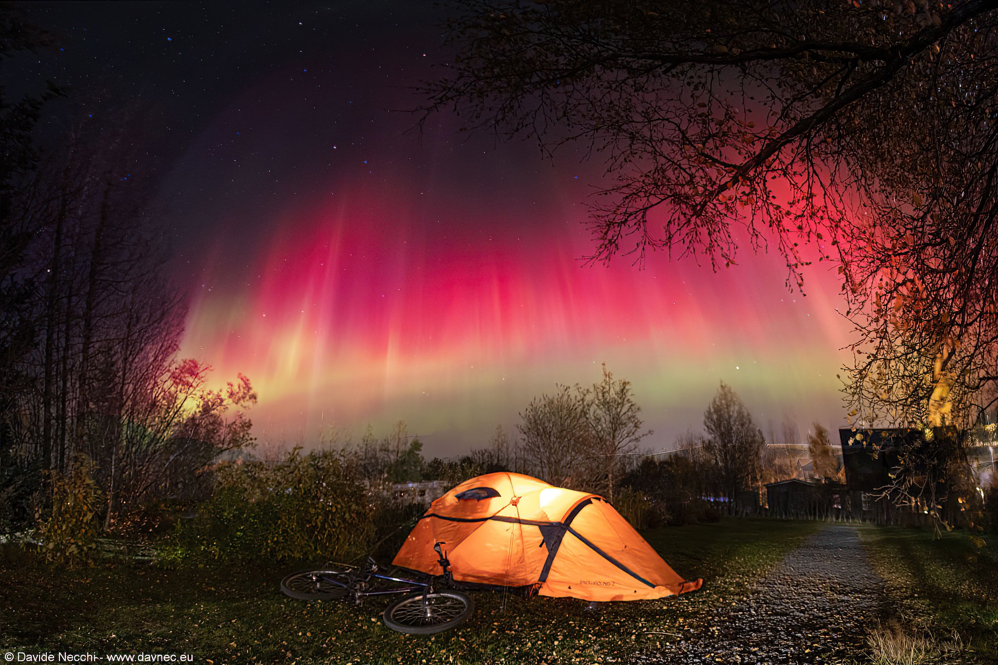 Aurora al campeggio di Hveragerði, 10 ottobre 2024