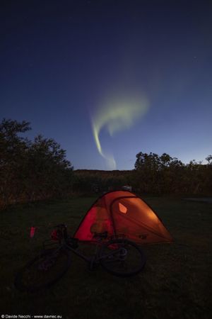Aurora al campeggio di Asbyrgi