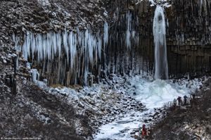 Svartifoss in abito invernale